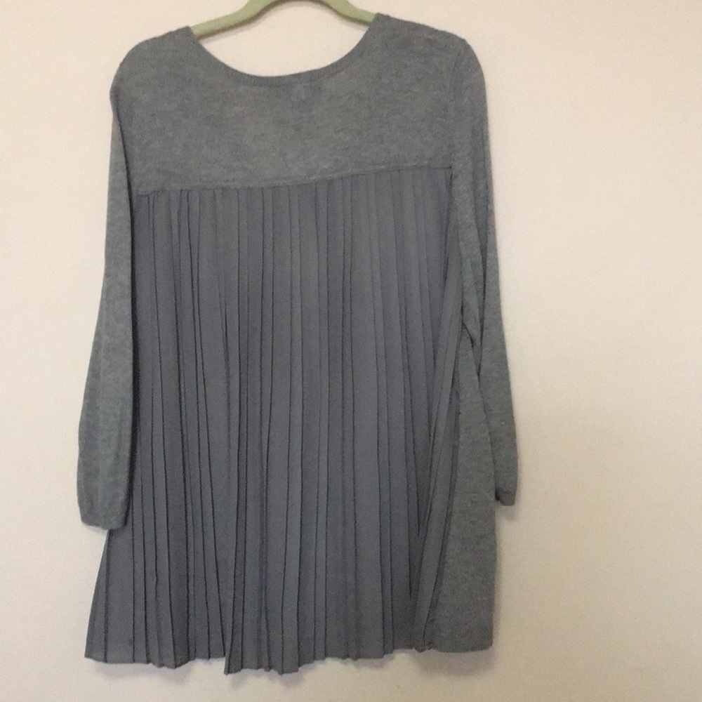 Sweater - Picture 2 of 4